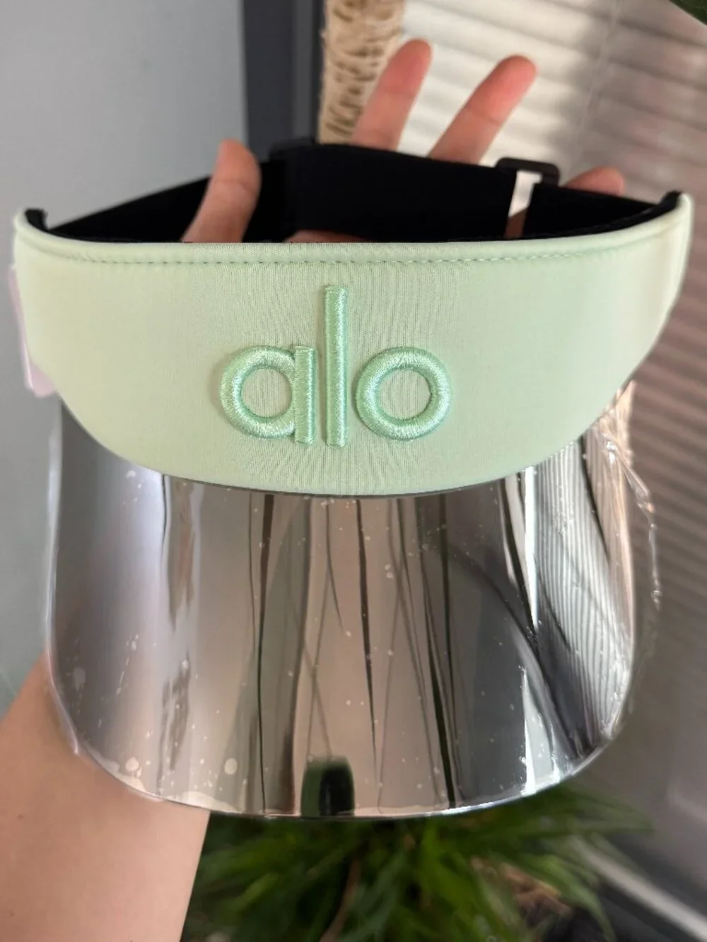 Tennis Girl Favorite 💚 Alo Yoga Airlift Solar Visor Spearmint Tennis Golf Cap📗